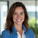 Portrait of Dr. Amanda Foster, a Digital Wellness Expert